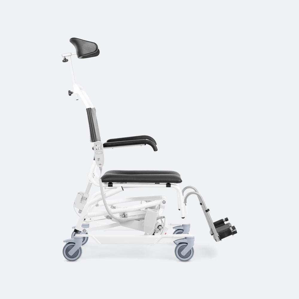 Tall een comfortabele douche-toiletstoel voor lange zorgvragers