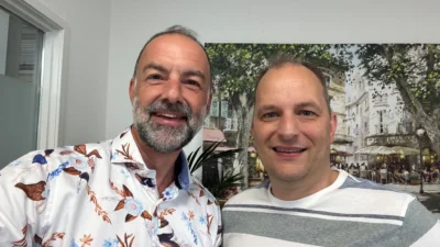 Wibo en Jan Hielke op kantoor bij Wibo.