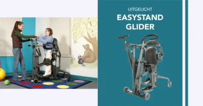 EasyStand Glider. Kind staat door middel van de EasyStand Glider en is met begeleidster.