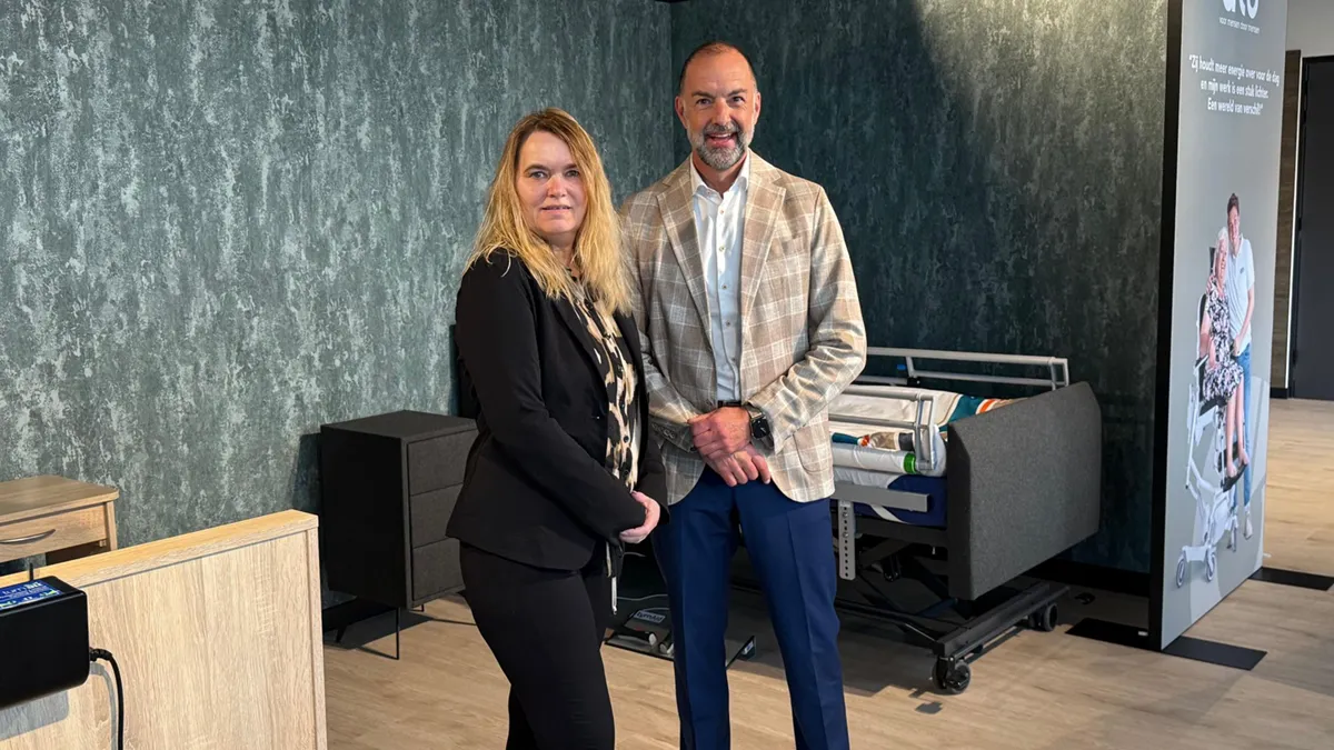 Wibo met Jolanda in het Experience Centre van ATO.